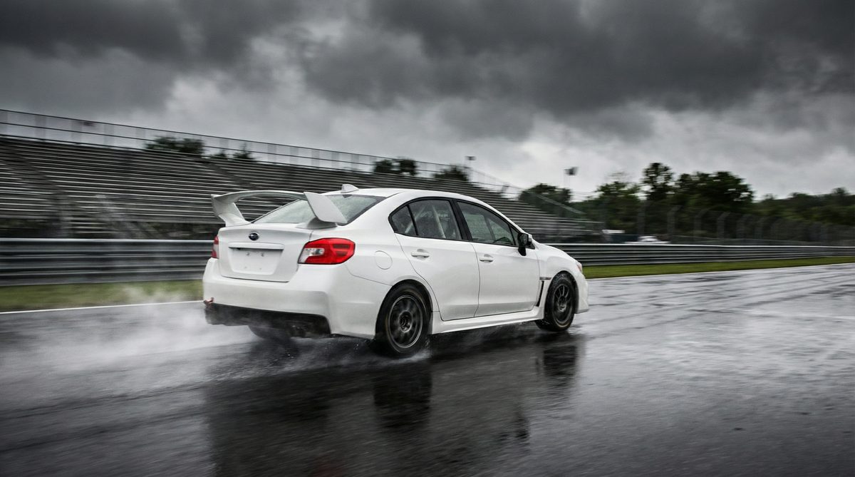 抖阴轿车性能改装视频